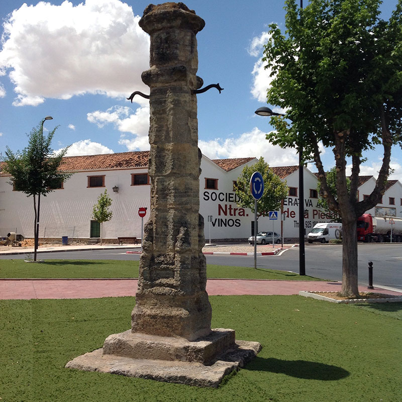 Buscando la Plaza pública y el rollo jurisdiccional de La Mota
