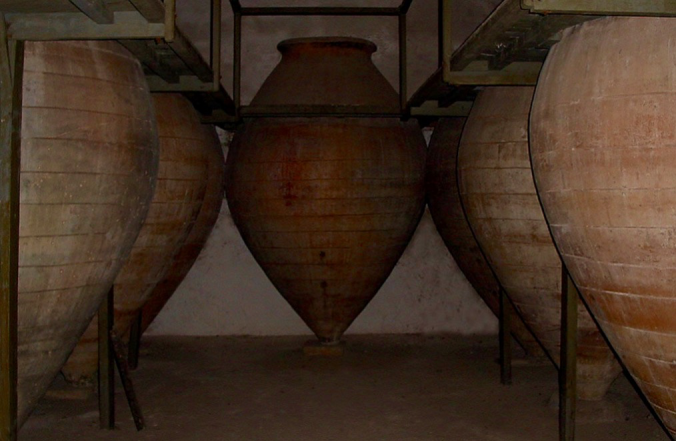 Tinajas en Bodega antigua