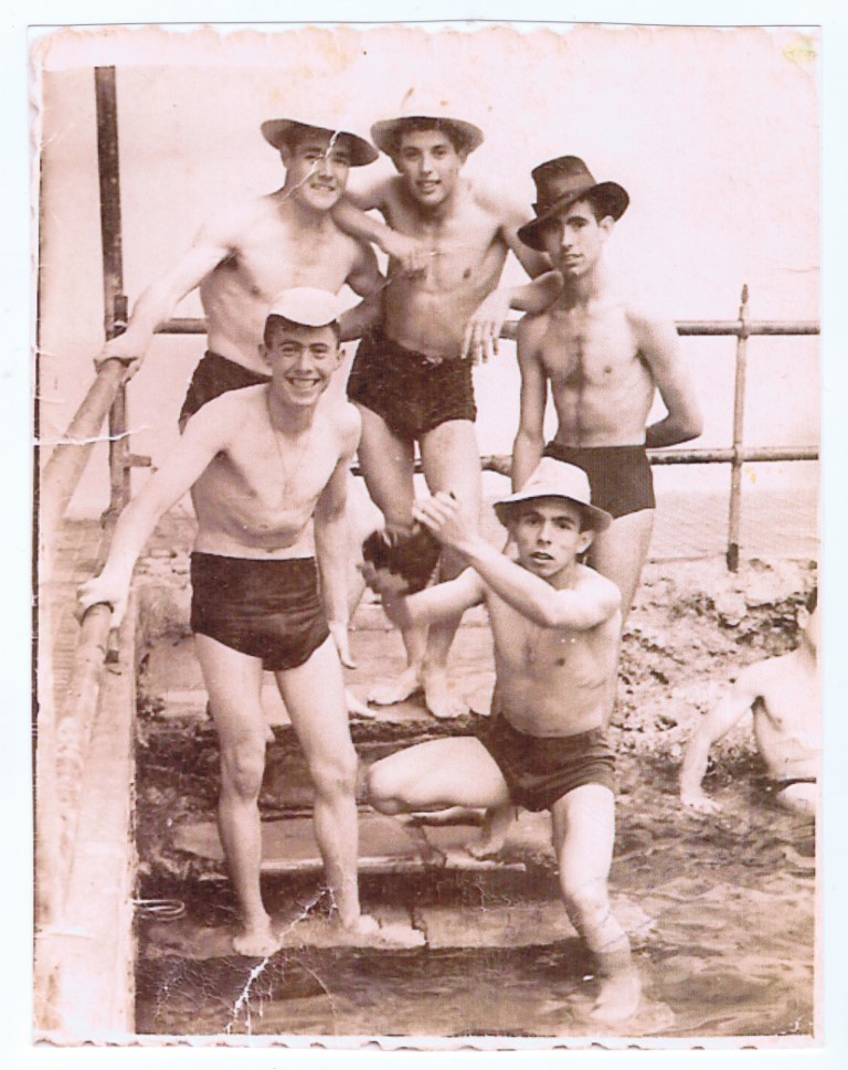 En los baños de Saona. De izda. a dcha.: José Lillo, Manuel Bobillo de Vega, Luis Zarco, XXXXX, XXXXX
