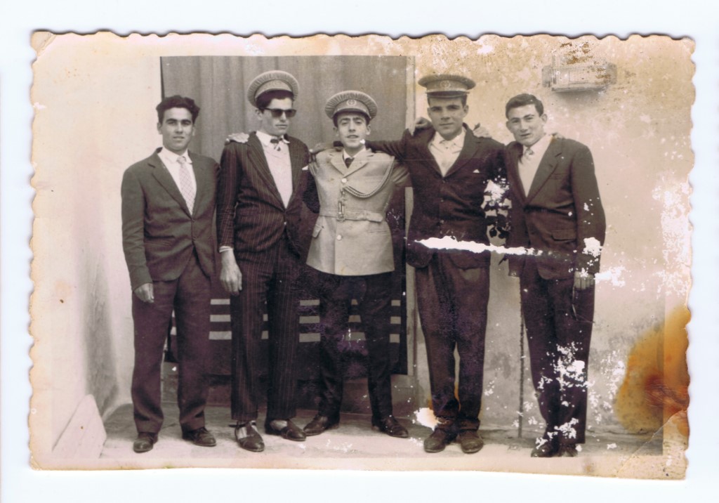 Luis Zarco con el traje de la Banda de CCTT de Cristo de la Columna