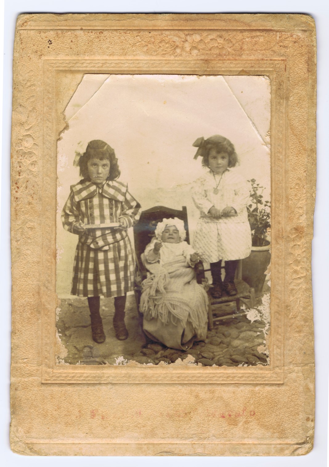 Ramona, Daniela y Alejandra Alcolado Pérez
