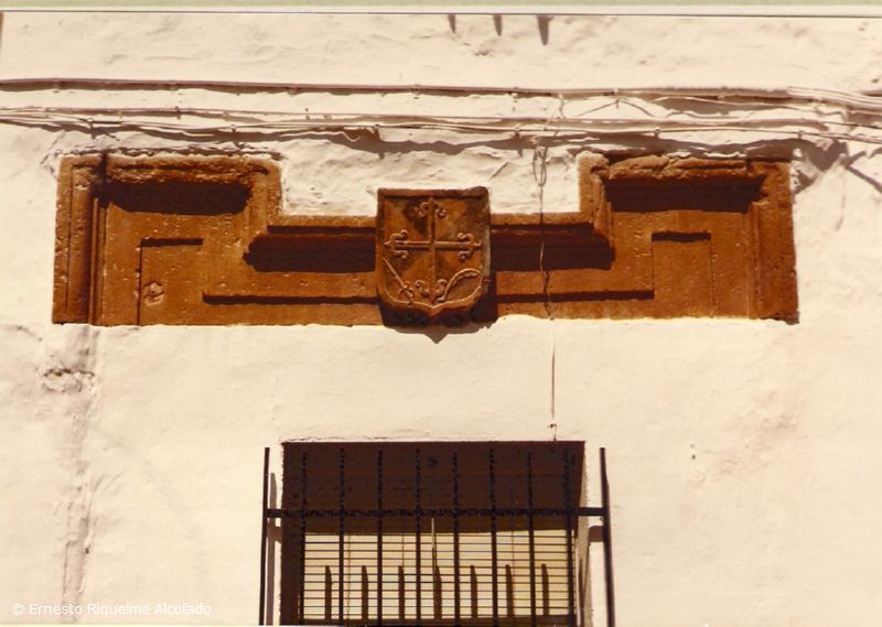 Escudo en la Calle Fray Luis de León