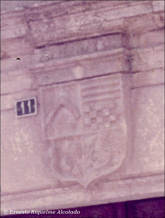 Detalle del escudo de la antigua casa de Felicillo en la calle Mayor