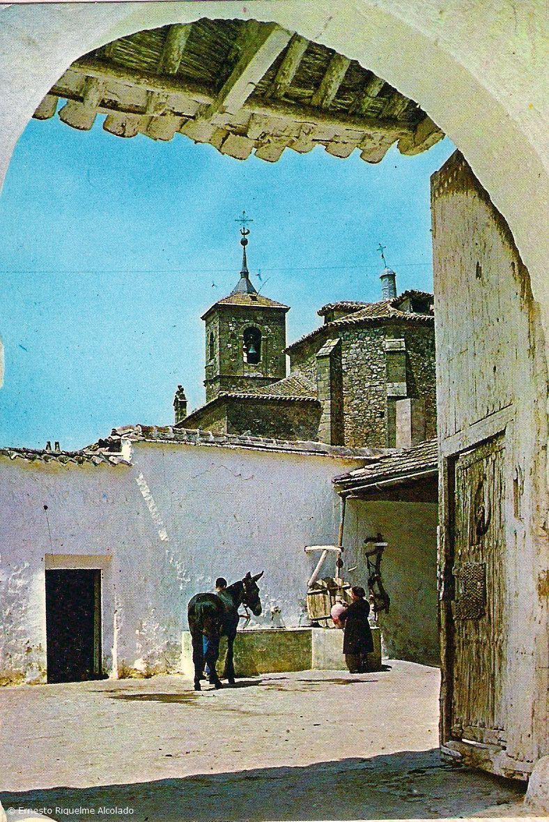 Postal del año 1961, la foto es del patio de mulas de José Placios Montoya "Pepillo" y "Petera", se halla en la calle Ramón Cajal baja