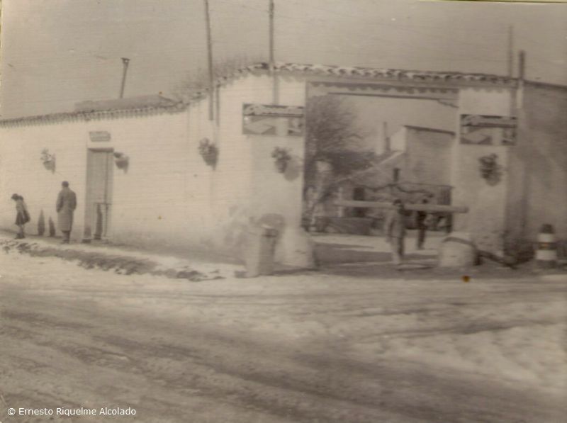 Año 1961, Almacen de Construsol, en el cruce de las carreteras General y la de Los Hinojosos.