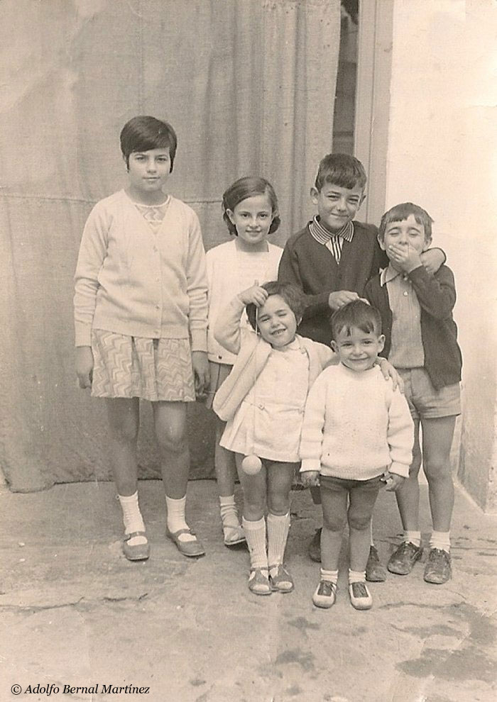 Elida Bernal, Mª Ángeles Bernal, Javi Bernal, Víctor Fernández, Mª Elena Fernández y Jesusito Bernal.