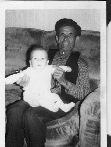 Abuelo y nieta Lydia.