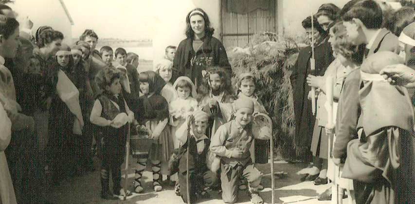 Belén Viviente con Dª Mª Jesús en 1965